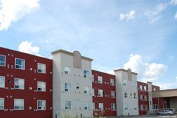 Days Inn & Suites Whitecourt